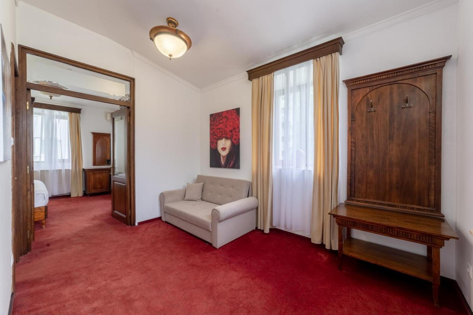 Arc De Triomphe By Citybookings Bukareszt Zewnętrze zdjęcie