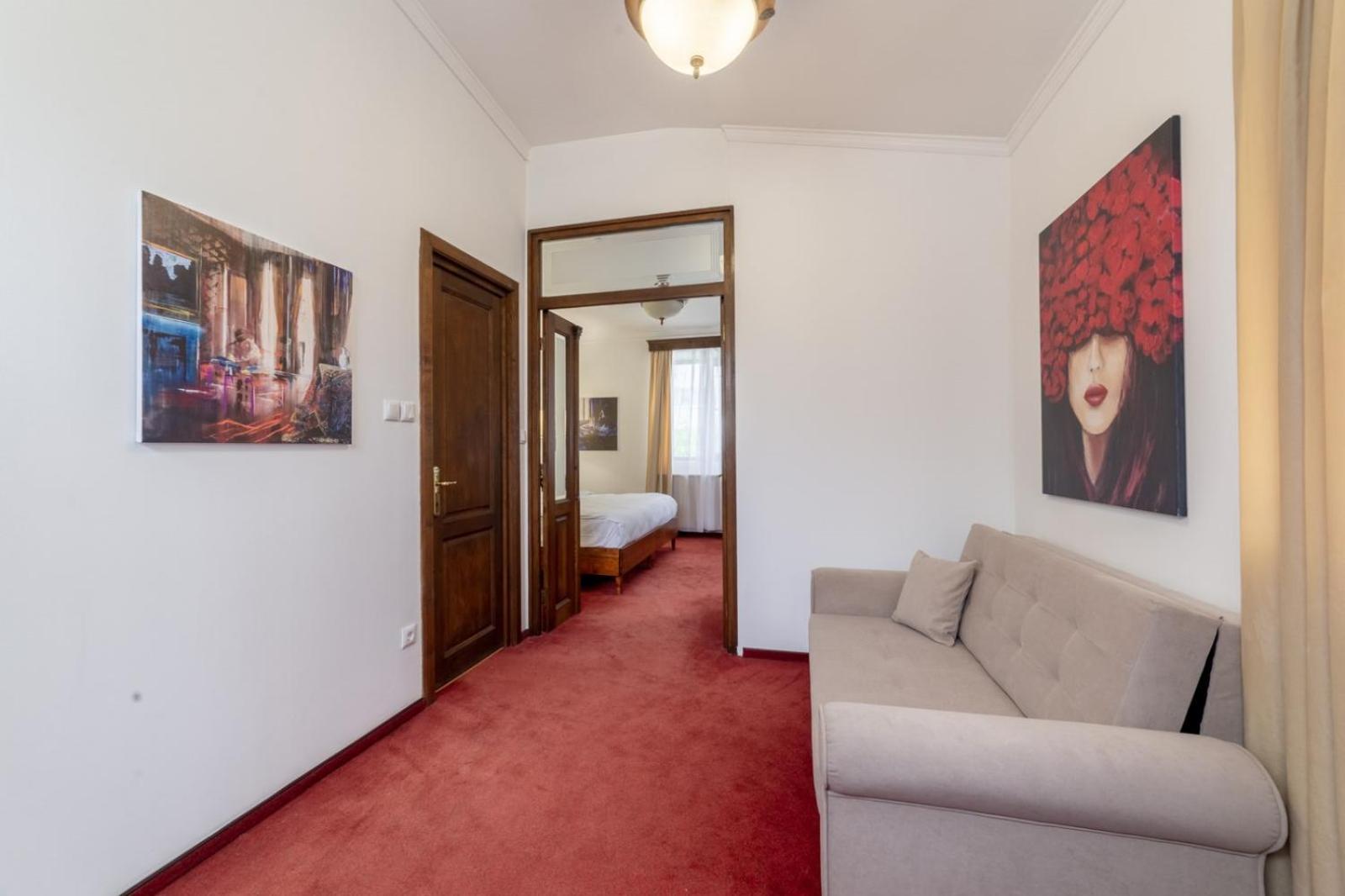 Arc De Triomphe By Citybookings Bukareszt Zewnętrze zdjęcie